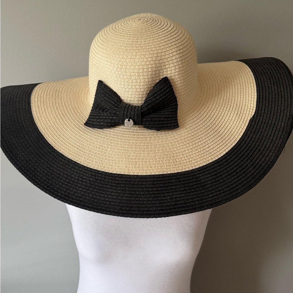 Stylish Black and Cream Wide Brim Hat